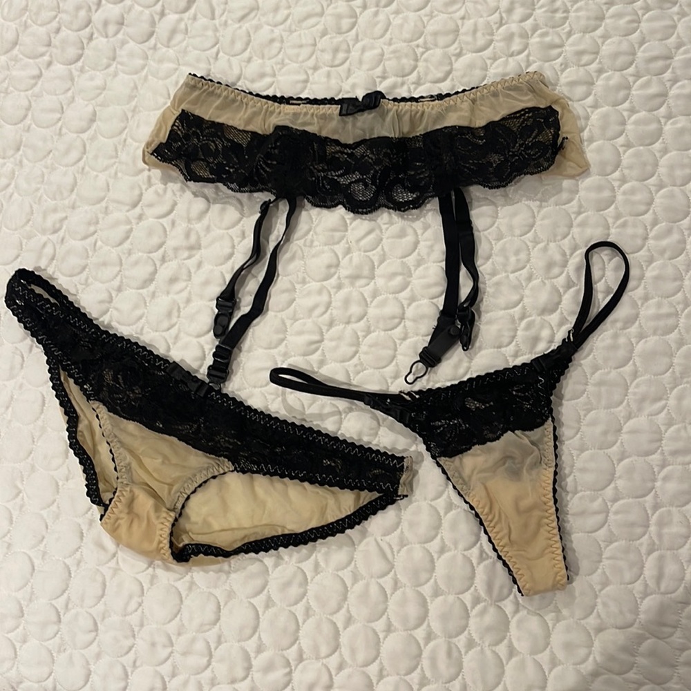 Back lingerie Women size small Garter and two panties set bundle cream and black